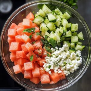 Ensalada de Sandía, Pepino y Queso de Cabra con Toque de Lima y Menta